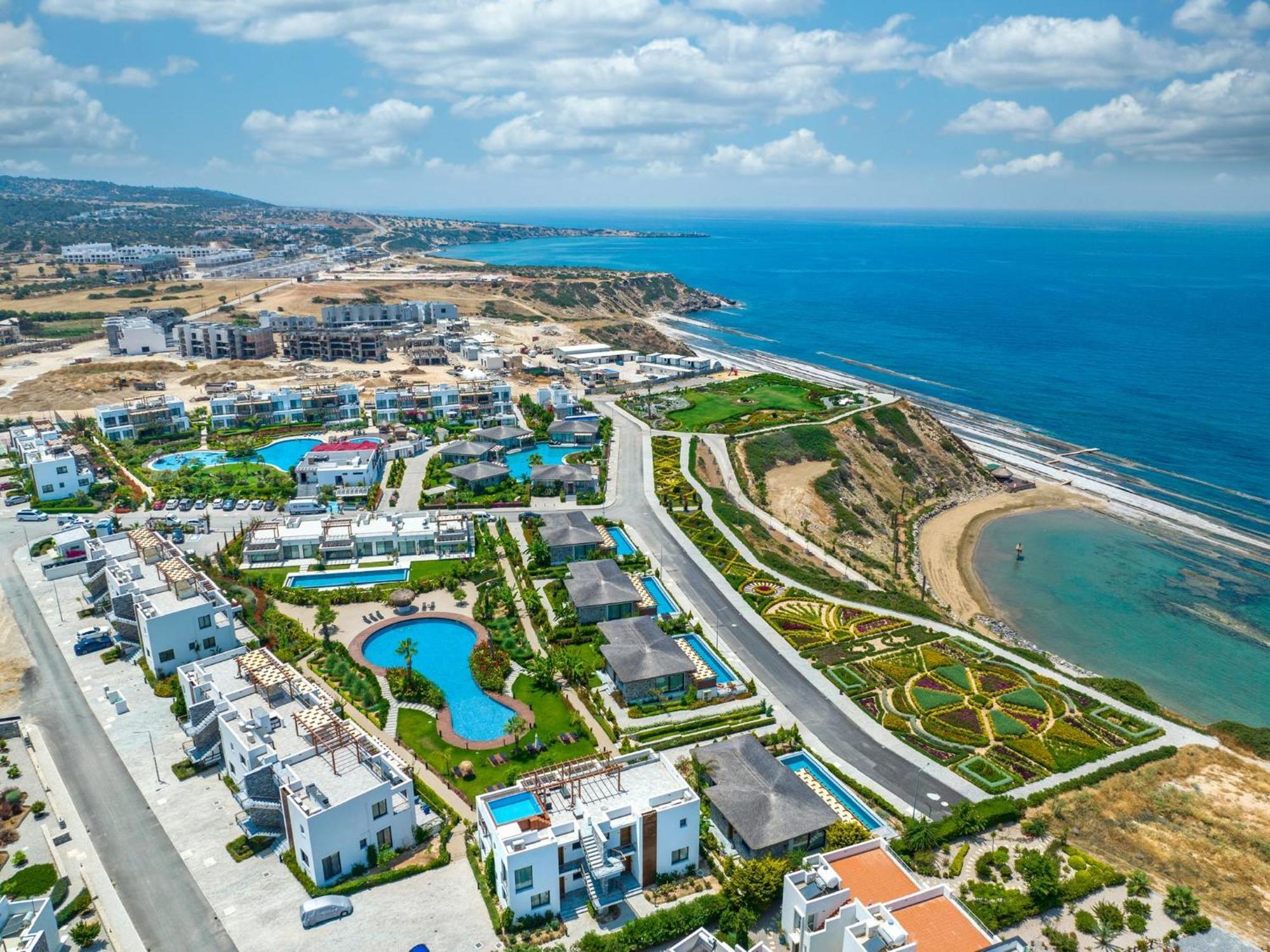 Luxurious Seafront Penthouse Daire Girne Dış mekan fotoğraf